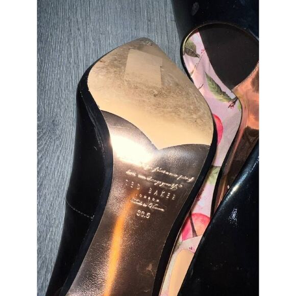 Ted Baker Patent Leather Pumps shoes Sz 38.5 black w/details S000111 - Picture 6 of 12